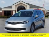 Used 2022 Chrysler Voyager LX image 2