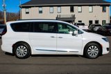 Used 2018 Chrysler Pacifica Touring-L image 6
