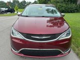 Used 2017 Chrysler Pacifica Limited w/ UConnect Theater Package image 5