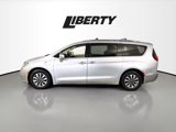 Used 2021 Chrysler Pacifica Touring-L image 4