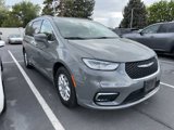 Used 2022 Chrysler Pacifica Touring-L image 5