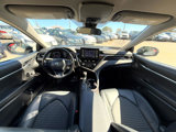 Used 2021 Toyota Camry SE image 3
