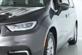 Used 2023 Chrysler Pacifica Touring-L image 4