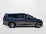 Used 2017 Chrysler Pacifica Touring-L Plus w/ Advanced Safetytec Group image 4