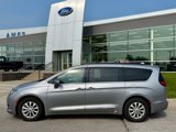 Used 2017 Chrysler Pacifica Touring-L image 2