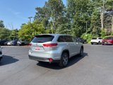 Used 2017 Toyota Highlander LE image 3