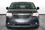 Used 2016 Chrysler Town & Country Touring image 3