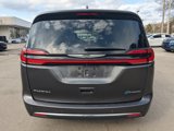 Used 2022 Chrysler Pacifica Touring-L w/ Uconnect Theater Family Group image 5
