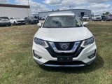 Used 2017 Nissan Rogue SV image 2
