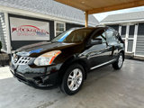 Used 2013 Nissan Rogue SV image 2