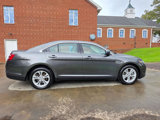 Used 2017 Ford Taurus SE image 4