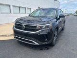 Certified 2022 Volkswagen Taos SE image 3