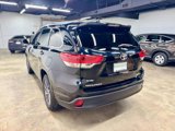 Used 2017 Toyota Highlander XLE image 5