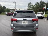 Used 2017 Jeep Grand Cherokee Altitude image 3