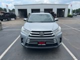 Used 2017 Toyota Highlander LE image 2