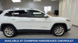 Used 2016 Jeep Cherokee Limited image 2