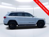 Used 2017 Jeep Grand Cherokee Laredo w/ Quick Order Package 23E image 2