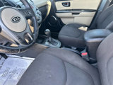 Used 2011 Kia Soul ! image 3