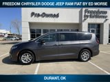 Used 2023 Chrysler Pacifica Touring-L image 2