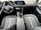 Used 2021 Hyundai Sonata SE w/ Preferred Accessory Package image 2