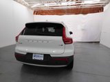 Used 2019 Volvo XC40 T5 Momentum image 5