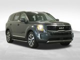 Used 2022 Kia Telluride EX w/ EX Premium Package image 3