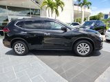 Used 2018 Nissan Rogue SV image 3