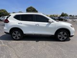 Certified 2017 Nissan Rogue SL image 4