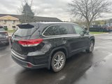 Used 2018 Toyota Highlander AWD V6 image 5