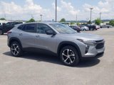 New 2025 Chevrolet Trax RS image 2