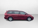 Used 2014 Toyota Sienna LE image 2