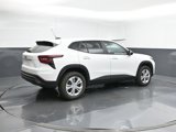 Used 2025 Chevrolet Trax LS image 5