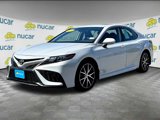 Used 2023 Toyota Camry SE image 3