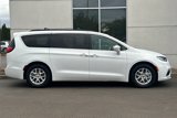 Used 2022 Chrysler Pacifica Touring-L image 3