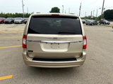 Used 2015 Chrysler Town & Country Touring image 5