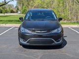 Used 2020 Chrysler Pacifica Touring image 3