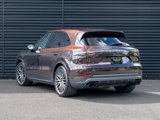 Certified 2022 Porsche Cayenne Platinum Edition image 3