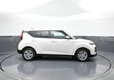 Certified 2022 Kia Soul LX image 5