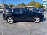 Used 2019 Jeep Cherokee Latitude w/ Popular Appearance Group image 4
