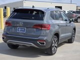 Certified 2024 Volkswagen Taos SE w/ MDO Package image 4