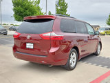 Used 2015 Toyota Sienna LE image 3