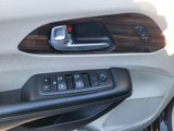 Used 2022 Chrysler Pacifica Limited image 5