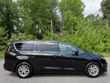 Used 2023 Chrysler Pacifica Touring-L image 5