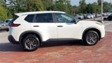 Used 2023 Nissan Rogue S image 2