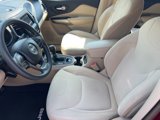 Used 2019 Jeep Cherokee Latitude w/ Popular Appearance Group image 4