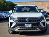 Used 2022 Volkswagen Taos SE image 2
