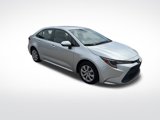 Used 2022 Toyota Corolla LE image 2