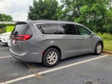Used 2022 Chrysler Pacifica Touring-L image 5