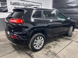 Used 2017 Jeep Cherokee Overland w/ Technology Group image 5