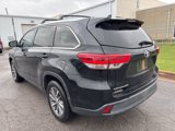 Used 2018 Toyota Highlander FWD V6 image 3